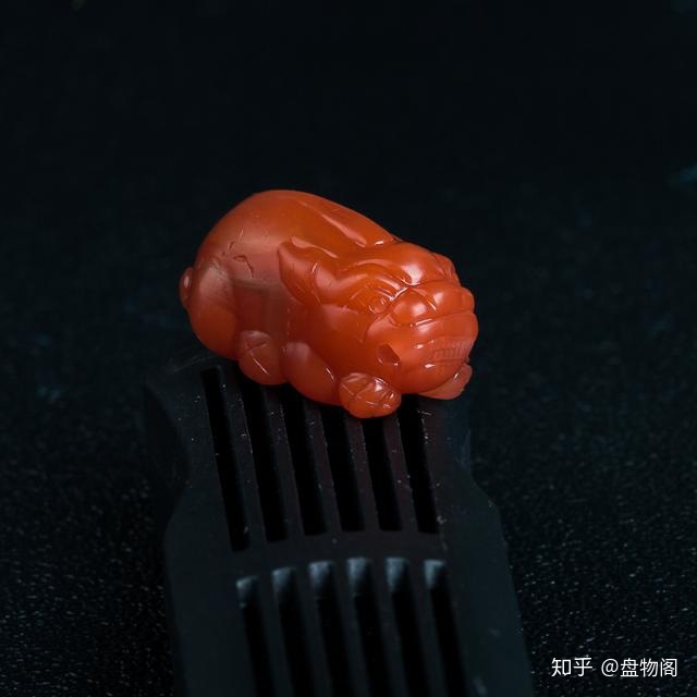 佩戴南红玛瑙有什么好处？浅谈南红玛瑙的功效与作用（佩戴南红玛瑙的寓意）