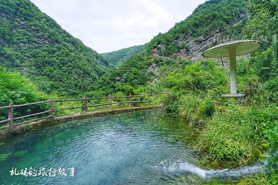 河南这座峡谷，有中原第一水锈石群，风光堪比九寨沟却少有人知（河南锈石图片）